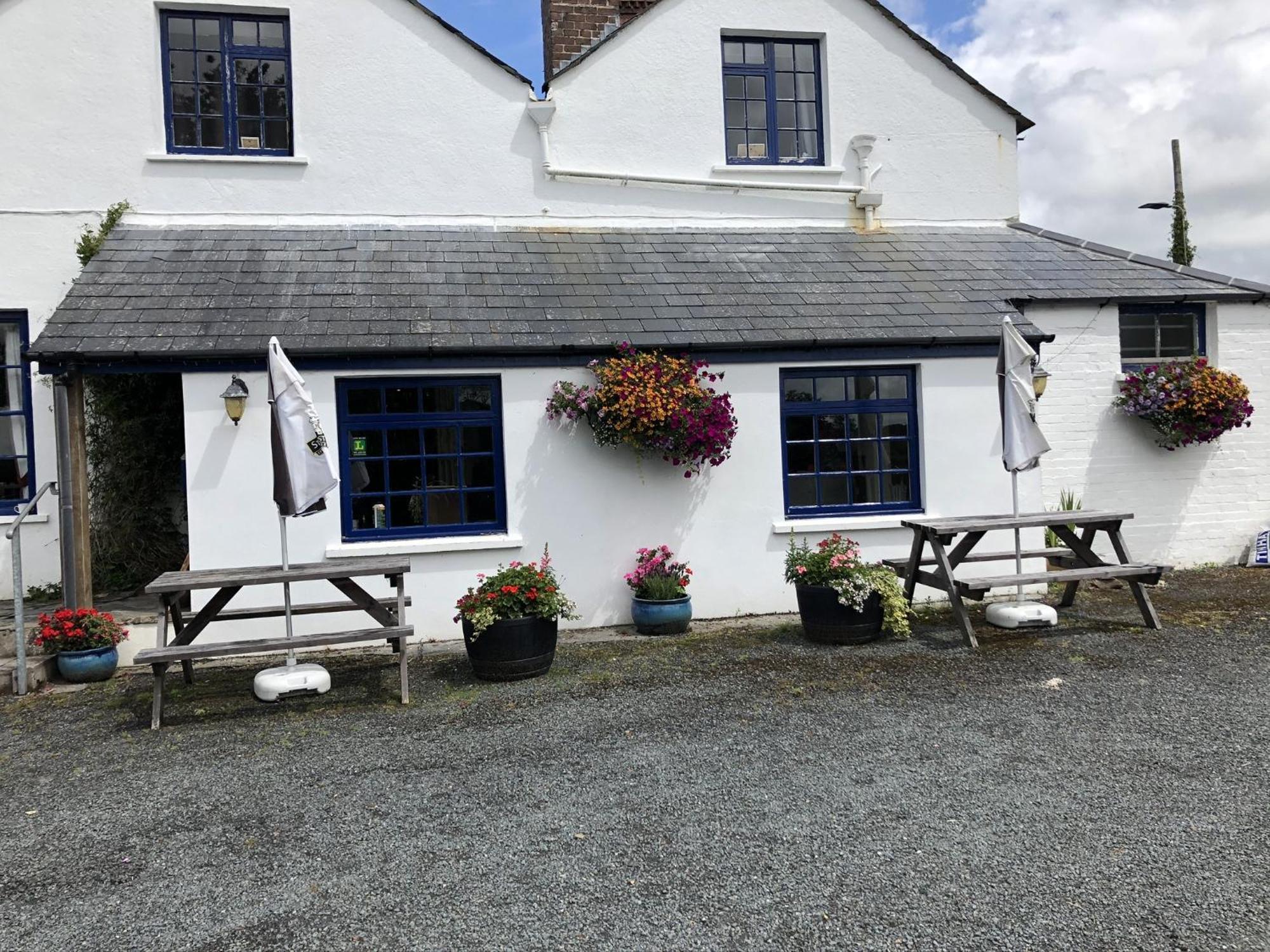 Blue Lion Inn Lewdown Kültér fotó